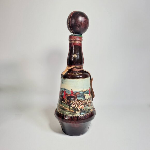 Vintage Eaton Leather-Covered Glass Decanter – Hunting Scene, 12" - Picture 3 of 8